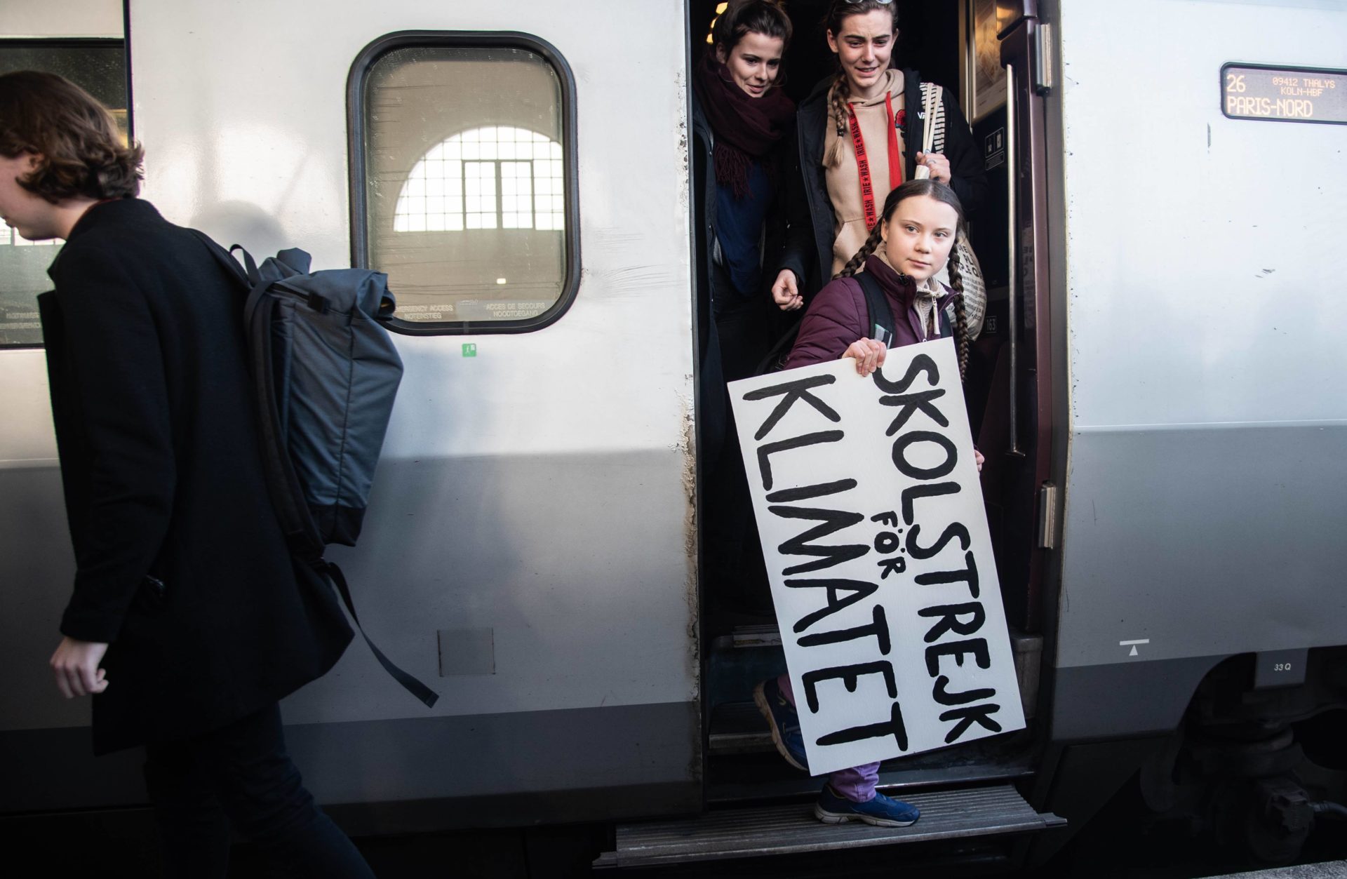 Greta Thunberg arrives in Paris by train